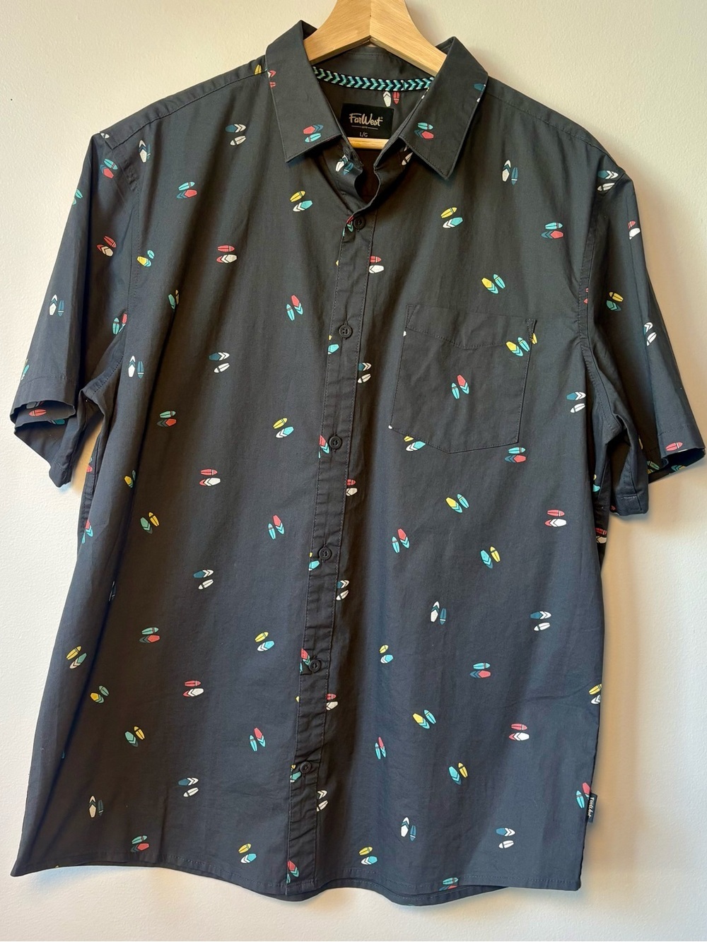 FarWest Mens Surfboard Print Short Sleeve Button Down Shirt Gray Large